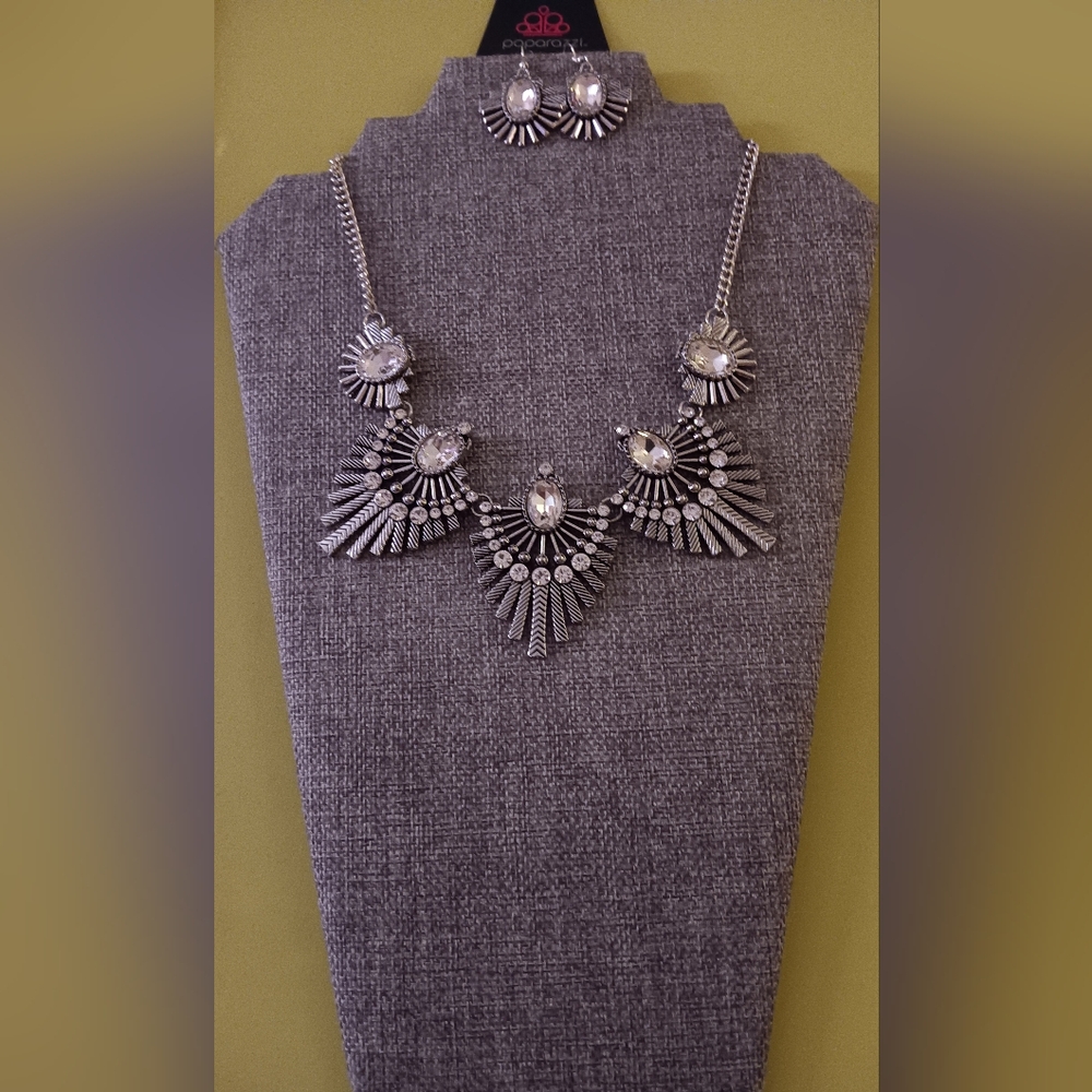 Elegant Silver Statement Necklace